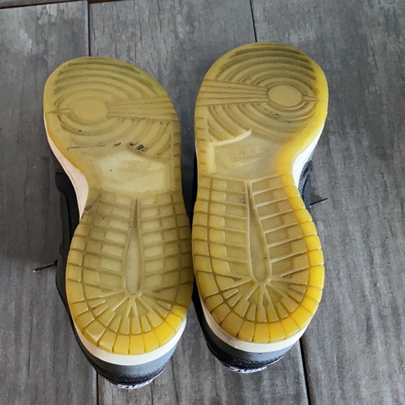 Nike dunk low supreme spark size 13 check the out thanks 🙏 - Picture 7 of 10